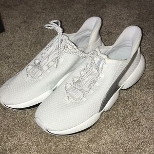 NWOT Puma Hybrid Shoes